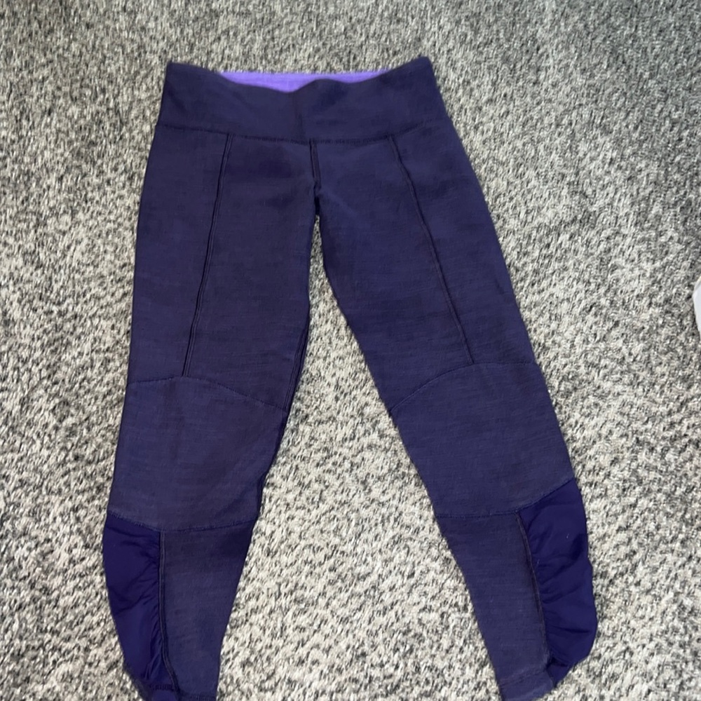 Lululemon eggplant purple ruched calf cropped yoga pants
